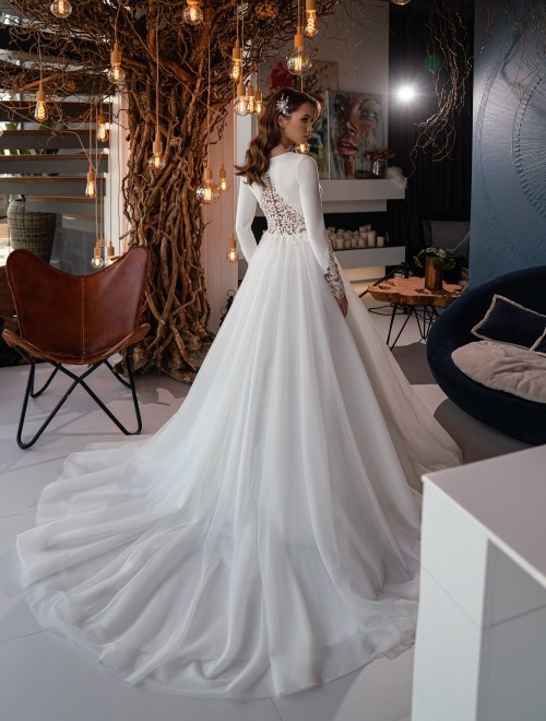 https://elisebride.ro/images/stories/virtuemart/product/LUCY             (4).jpg